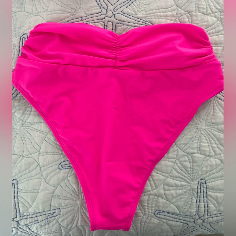 NEW Pink Queen One-Shoulder Dual Pink Bikini Swimsuit Set - Picture 3 of 4